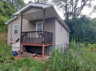 158 Mountain Rd, Richlands, VA 24641