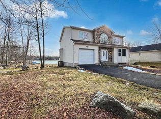 2513 Waterfront Dr, Tobyhanna, PA 18466