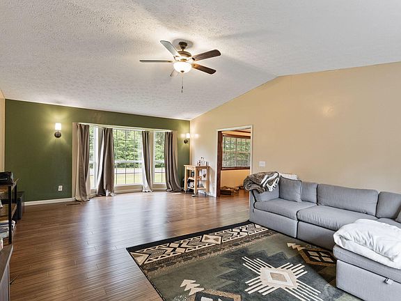 5th image of 297 N Pineforest Dr
