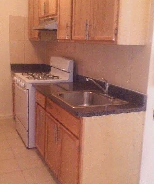 1st image of 16633 89th Ave APT 4H