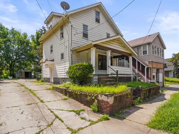 1260 Newton St, Akron, OH 44305