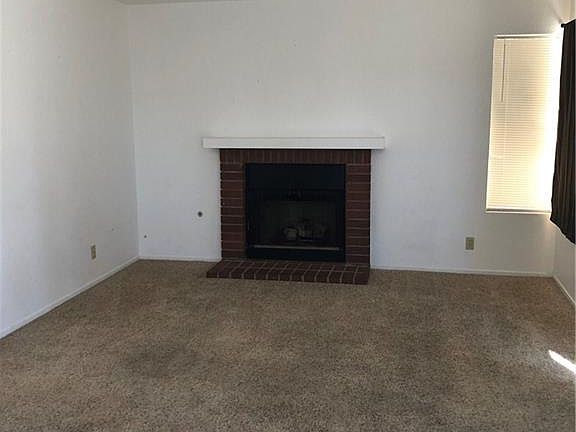 3rd image of 4716 Beaconsfield St