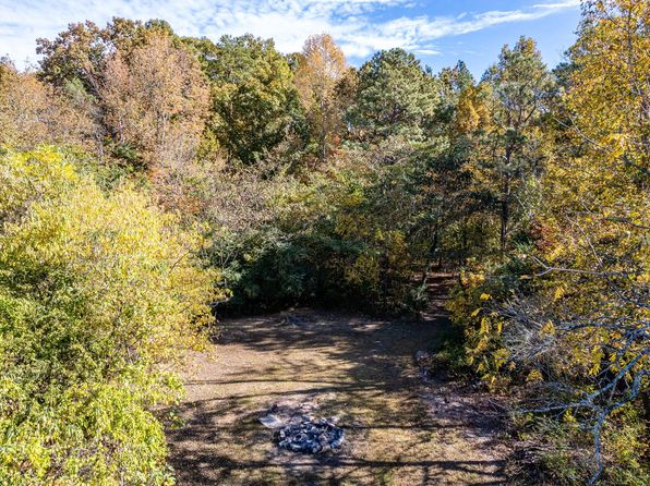 2201 Glengerrie Dr, Soddy Daisy, TN 37379