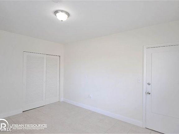5th image of 7746 Carlyle Ave