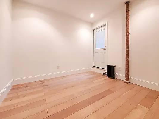 Rented by Brighton Management | media 16