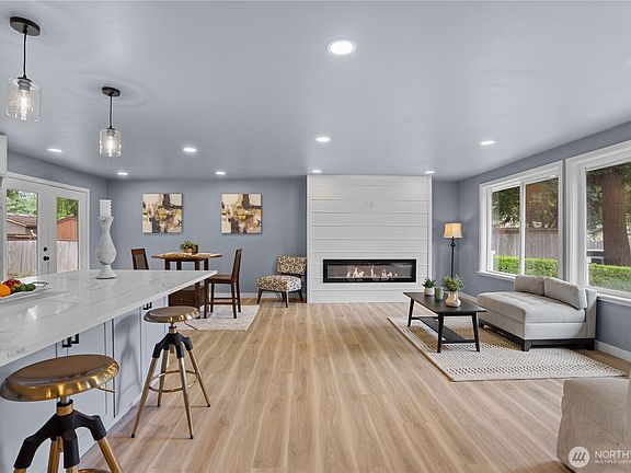 4th image of 18604 9th Avenue Ct E