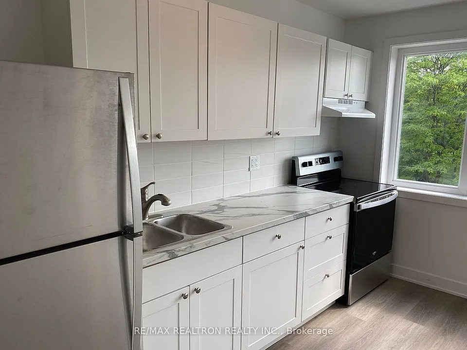 409 Royal York Rd S #2