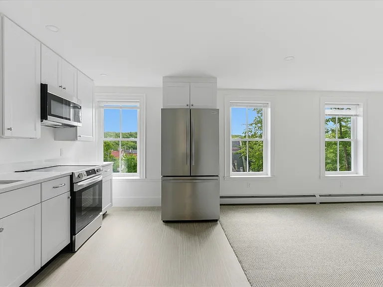 16 Central St #4 — Photo 9