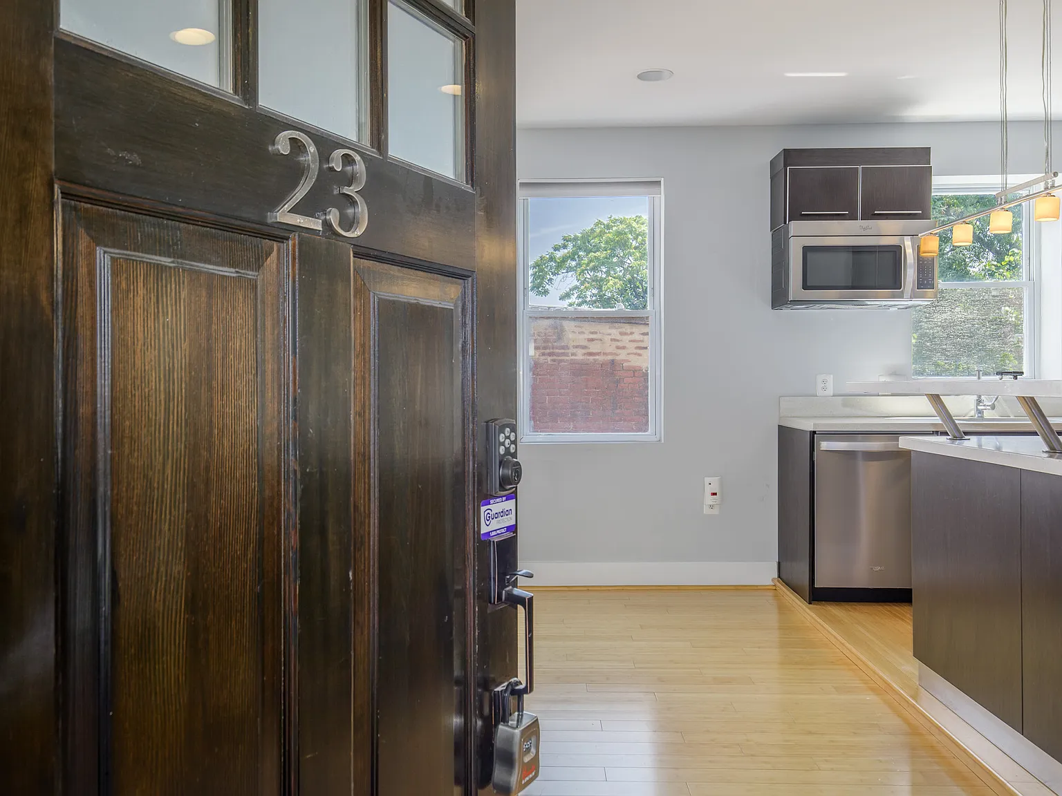 2 bed, 2.5 bath, 1007 sqft, $2,995 — Photo 3
