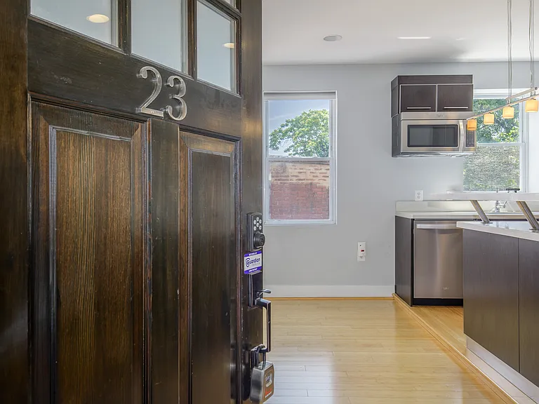 1409 G St NE #23 — Photo 3