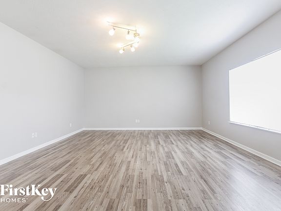 3rd image of 7546 Pipestone Dr