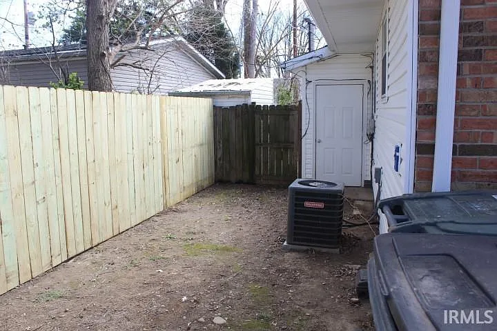 2555 Stanley Ct — Photo 8