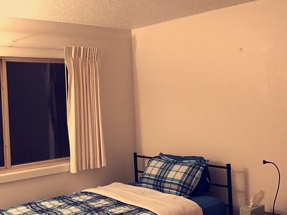 4th image of 431 Emerald St APT E21
