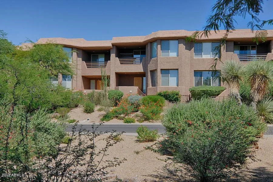 3 bed, 3.0 bath, 2628 sqft, $3,500 — Photo 3