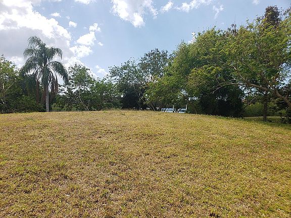 2nd image of 24150 Yacht Club Blvd