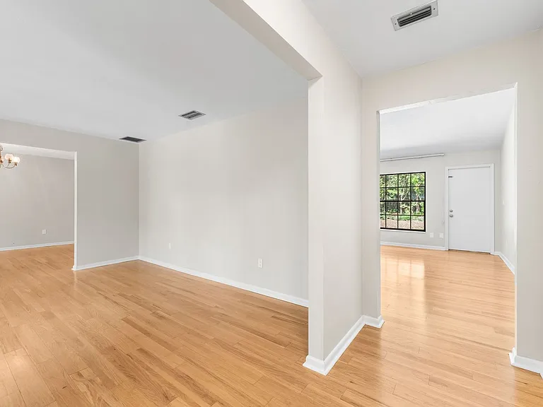 3106 NW 38th St — Photo 5
