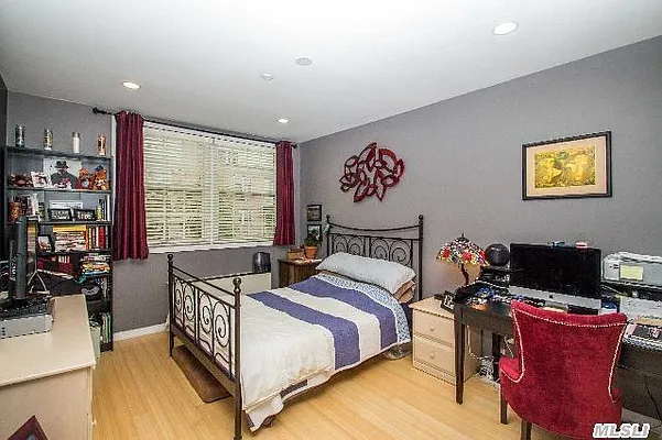 Rented by Douglas Elliman | media 38