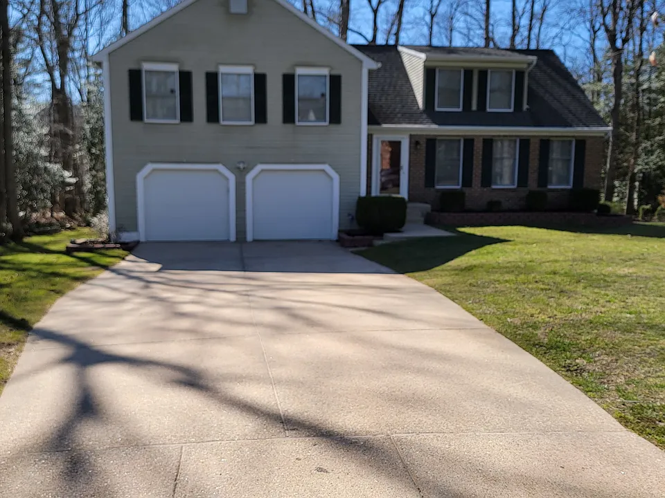 777 Live Oak Dr