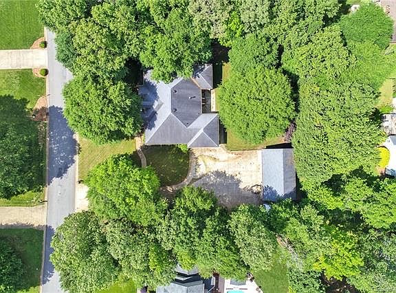5th image of 216 Timberlane Dr