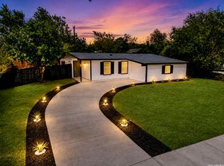 155 Rock Valley Dr, San Antonio, TX 78227
