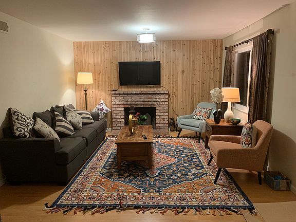 2nd image of 7498 Stanford Pl