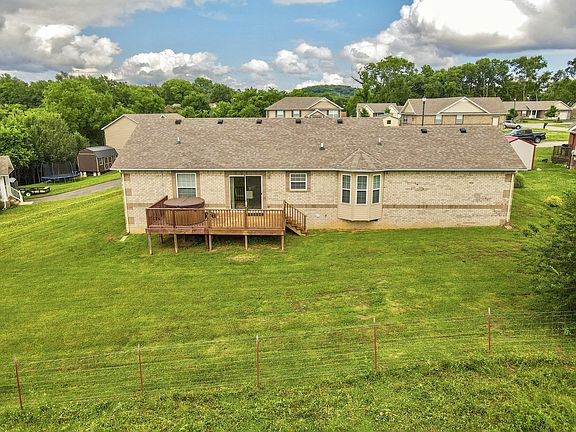 5th image of 1805 Vicki Ct