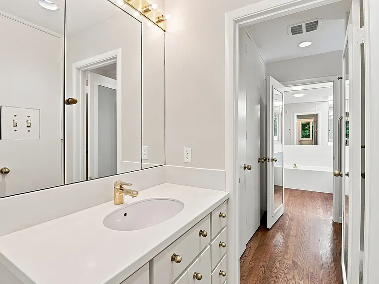 820 Eucalyptus Ave — Photo 30
