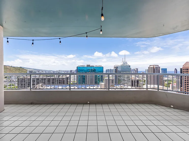 1212 Nuuanu Ave #13801 — Photo 5
