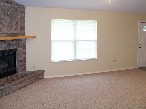 2nd image of 706 Oberg Dr