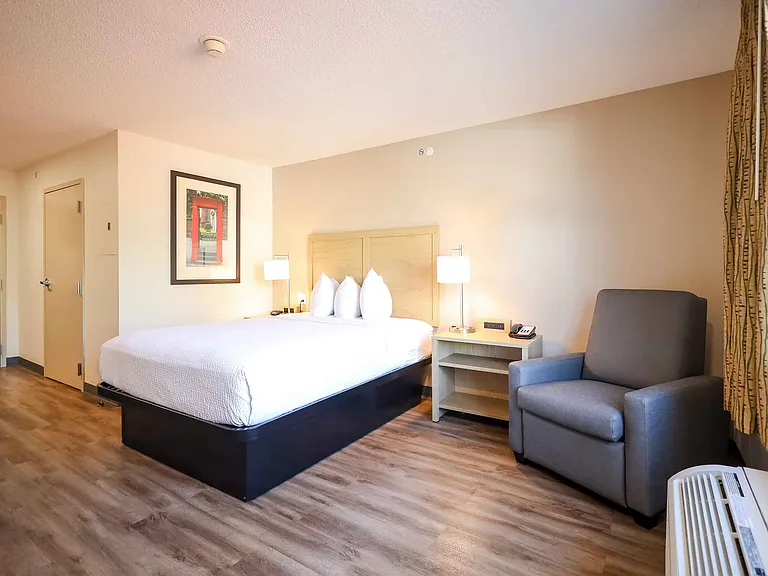 Studio Suite - 1 Queen Bed