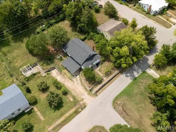 402 Fort St, Waynesville, MO 65583