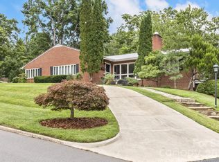 83 Edgelawn Rd, Asheville, NC 28804