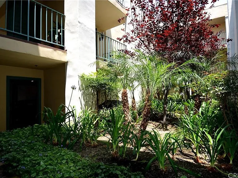 1430 Colby Ave #105 — Photo 3