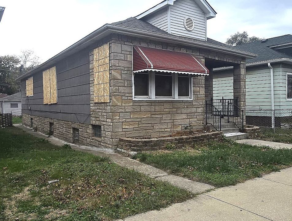 2nd image of 9908 S Exchange Ave