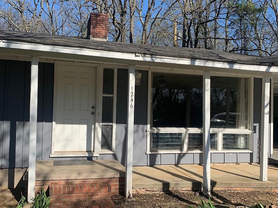 1st image of 1246 N Oak Ave