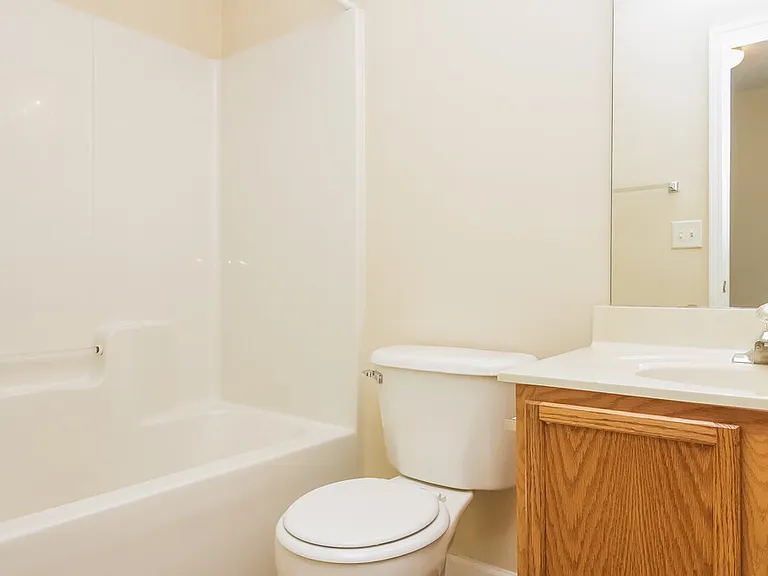 1028 Jordans Pond Ln — Photo 11