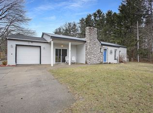 6043 Lake Harbor Rd, Muskegon, MI 49441