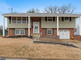 16 Malibu Ln, West Deptford, NJ 08096