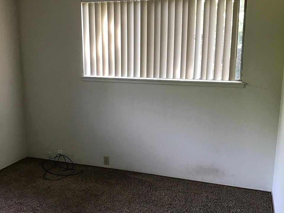 2nd image of 1332 Drake Dr APT D
