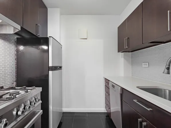 185 West Houston Street 6K image 2 of 8