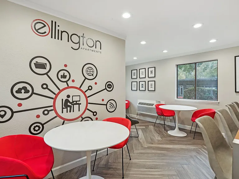 Ellington Apartments — Photo 5