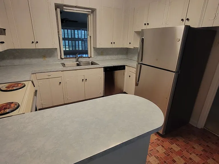 1712 Spencer Ave — Photo 6