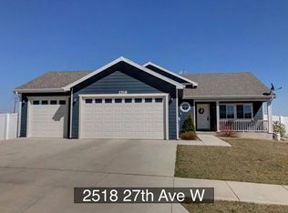 2518 27th Ave W, Williston, ND 58801