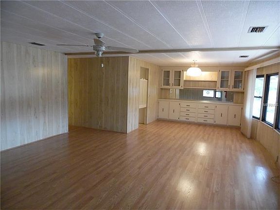 2nd image of 214 Schooner St