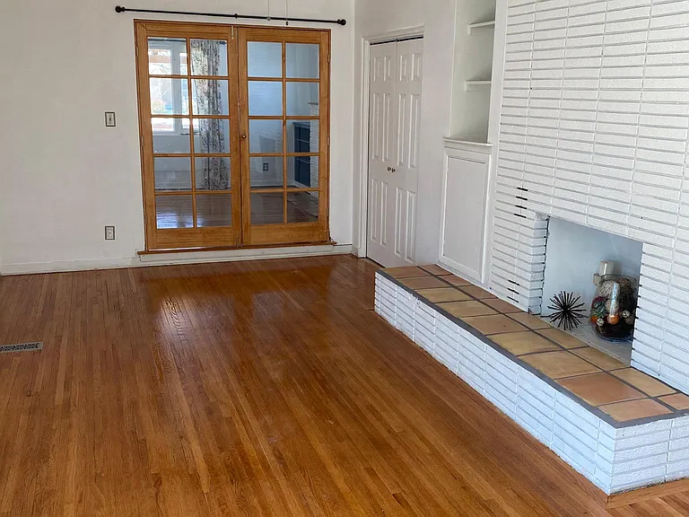 Dartmouth Dr NE — Photo 10