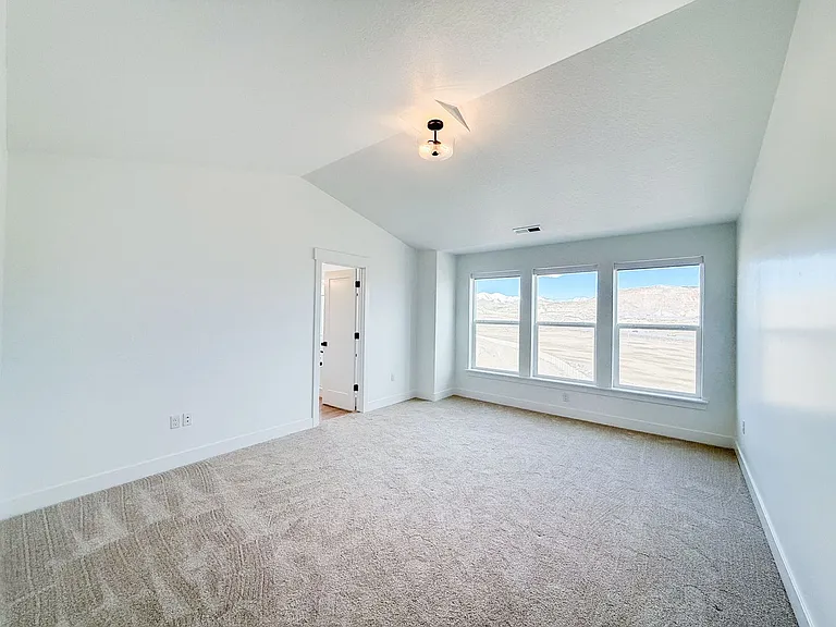 1482 W Russo Dr — Photo 12