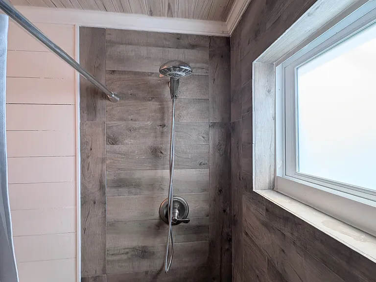 230 Robert Ct — Photo 13