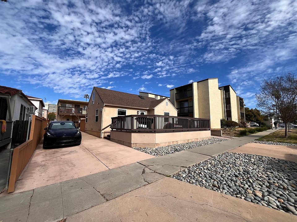 1st image of 962-964 Chalcedony St #962