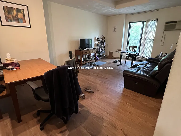 375 Highland Ave #2 — Photo 2