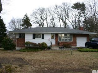 1 August Cres, Commack, NY 11725